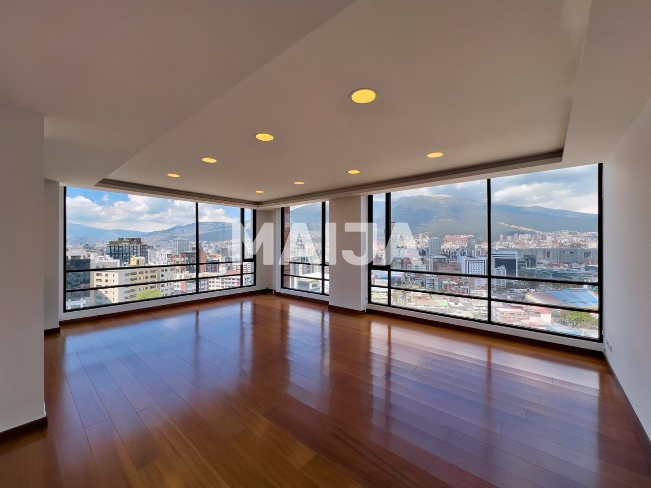 Apartment Quito, Ecuador, 195 m² - picture 1