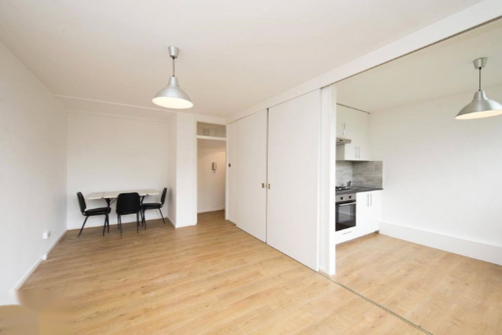Flat in London, United Kingdom, 32 m² - picture 1