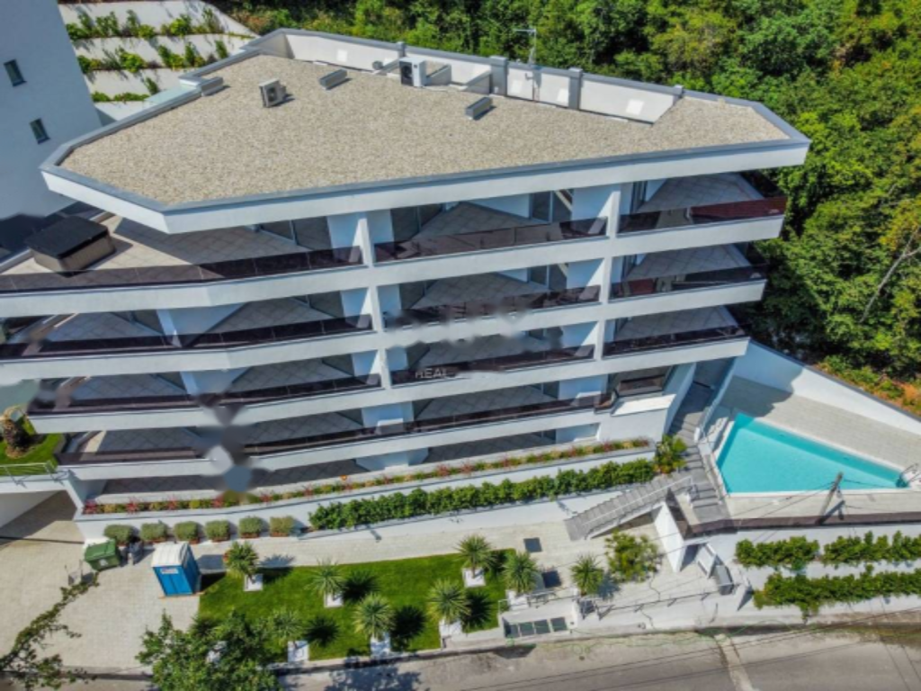 Casa a Opatija, Croazia, 1 565 m² - foto 1