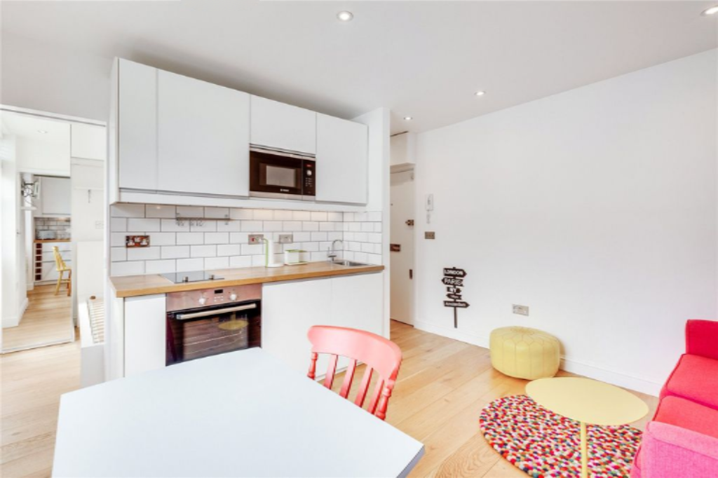 Flat in London, United Kingdom, 23 m² - picture 1