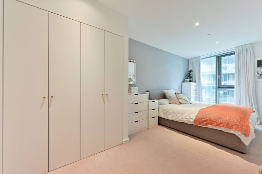 Flat in London, United Kingdom, 76 m² - picture 1