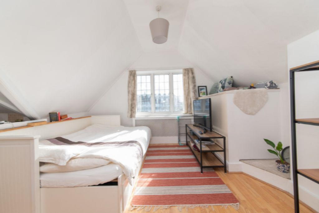 Flat in London, United Kingdom, 32 m² - picture 1