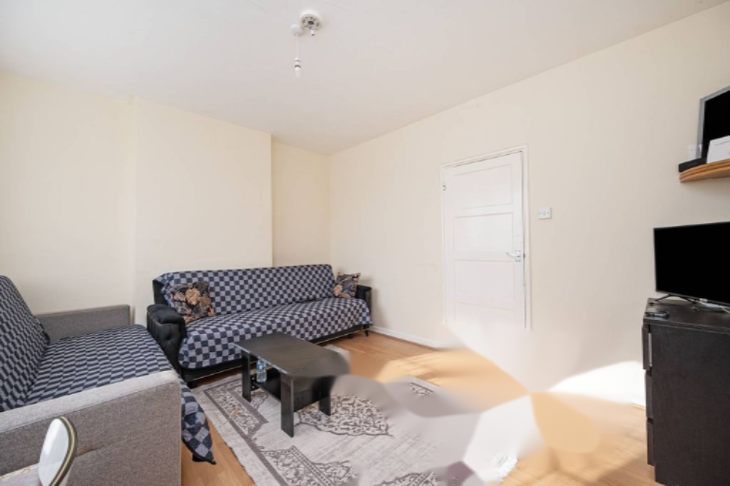 Flat in London, United Kingdom, 52 m² - picture 1