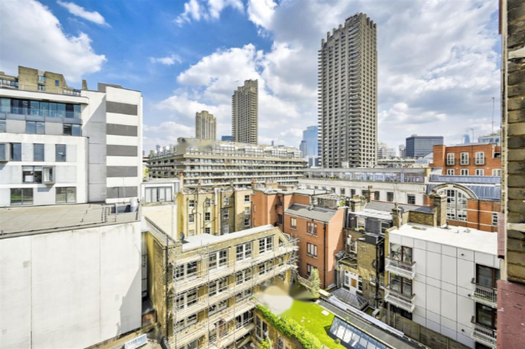 Flat in London, United Kingdom, 26 m² - picture 1