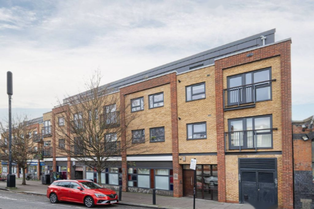 Flat in London, United Kingdom, 49 m² - picture 1