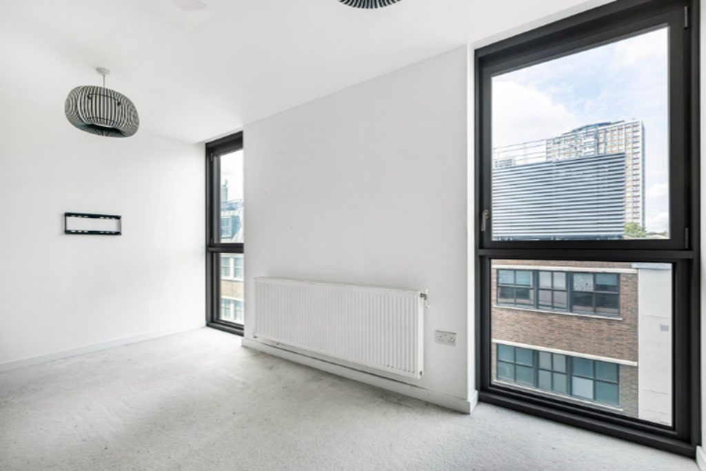 Flat in London, United Kingdom, 44 m² - picture 1