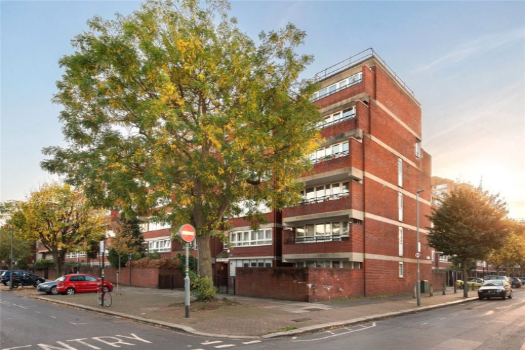 Flat in London, United Kingdom, 49 m² - picture 1