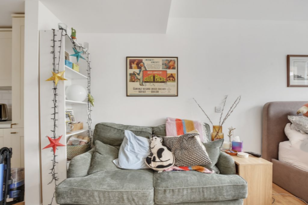 Flat in London, United Kingdom, 27 m² - picture 1