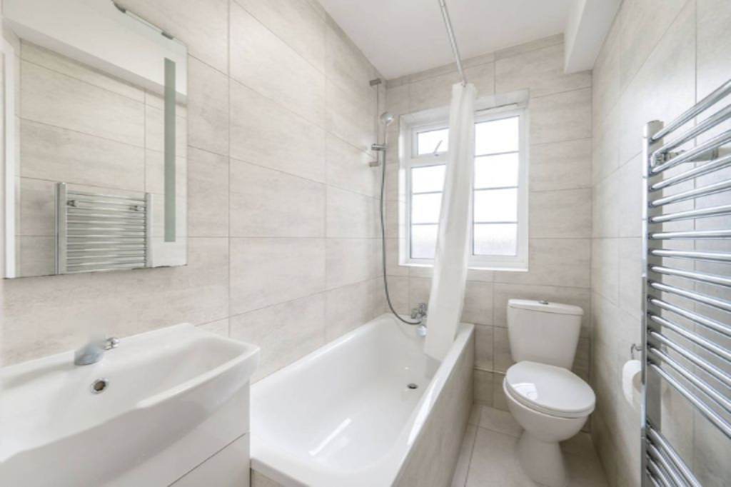 Flat in London, United Kingdom, 58 m² - picture 1