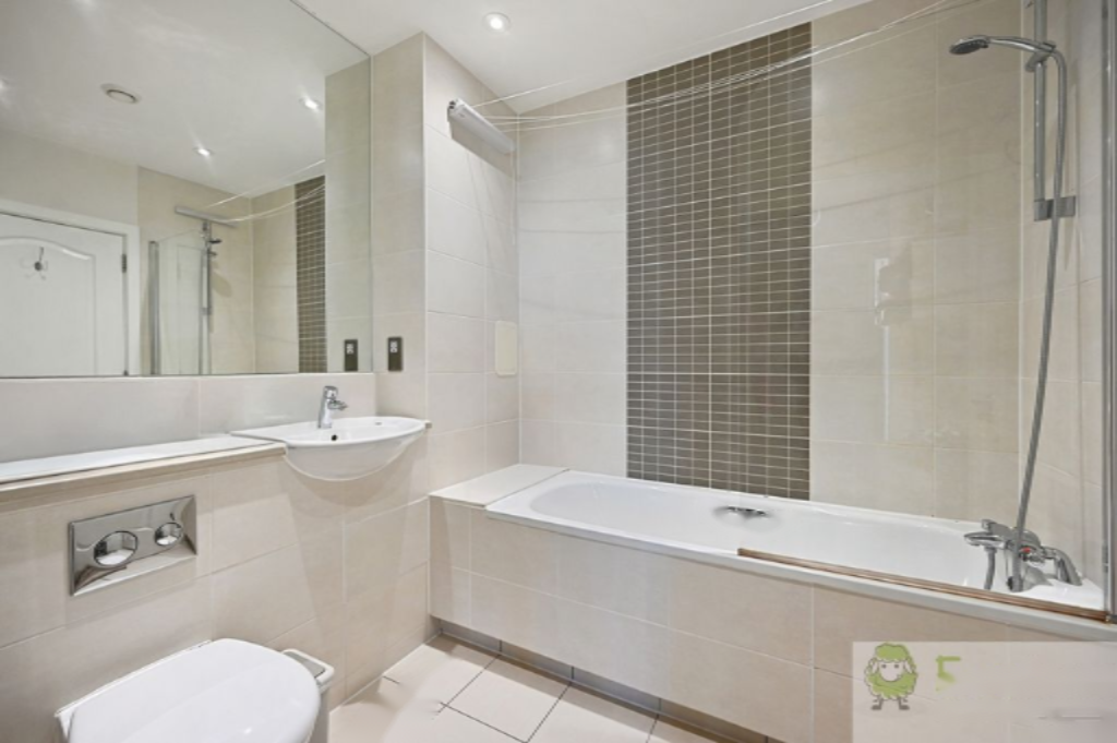 Flat in London, United Kingdom, 48 m² - picture 1