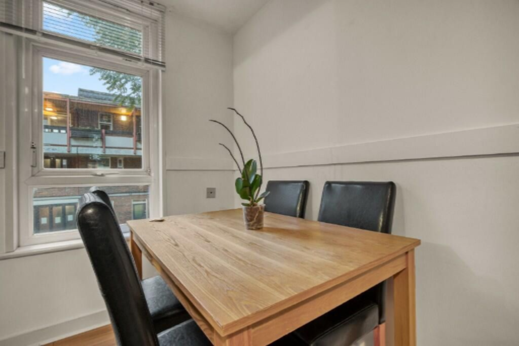 Flat in London, United Kingdom, 51 m² - picture 1