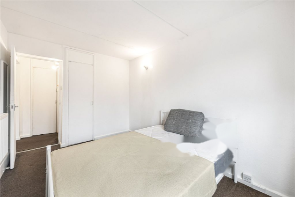 Flat in London, United Kingdom, 94 m² - picture 1