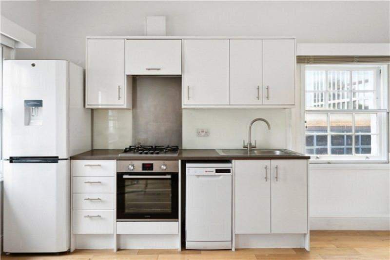 Flat in London, United Kingdom, 39 m² - picture 1