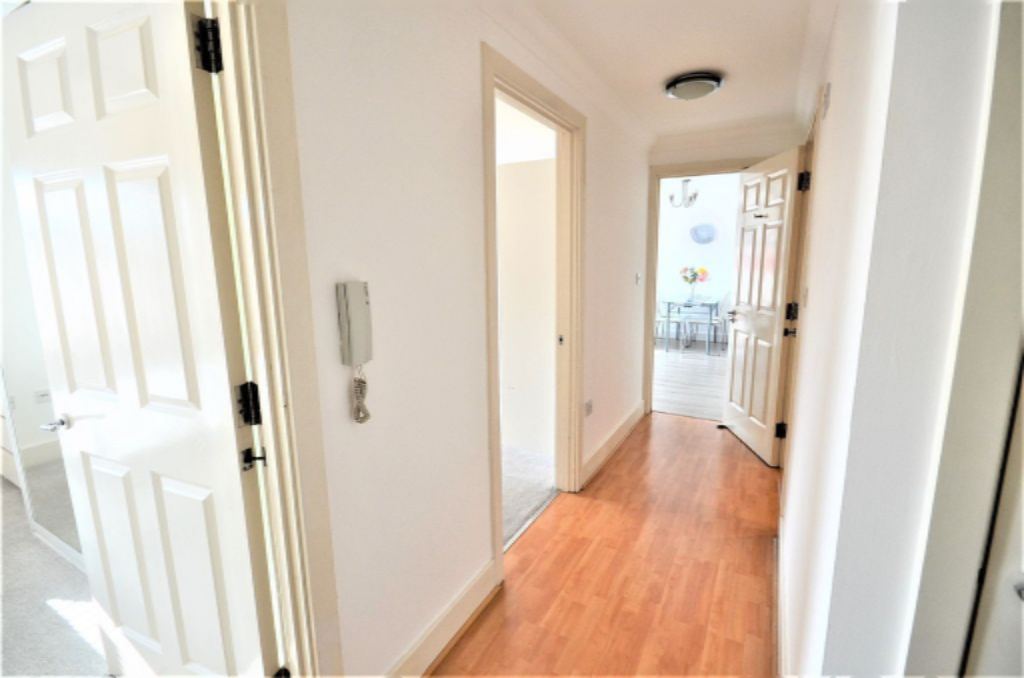 Flat in London, United Kingdom, 56 m² - picture 1