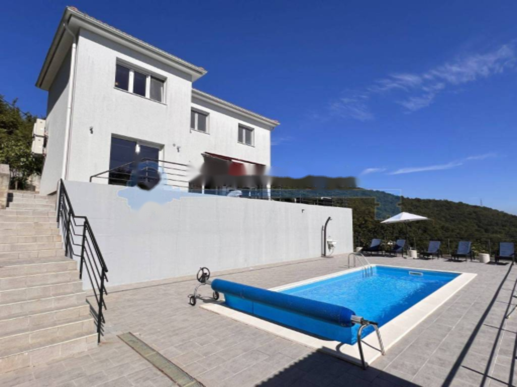 Maison à Opatija, Croatie, 180 m² - image 1