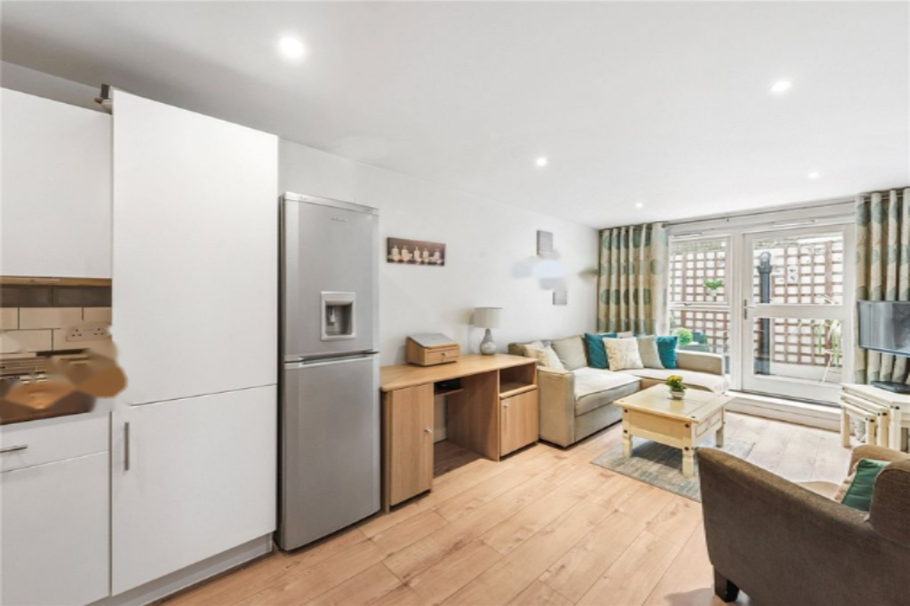 Flat in London, United Kingdom, 47 m² - picture 1