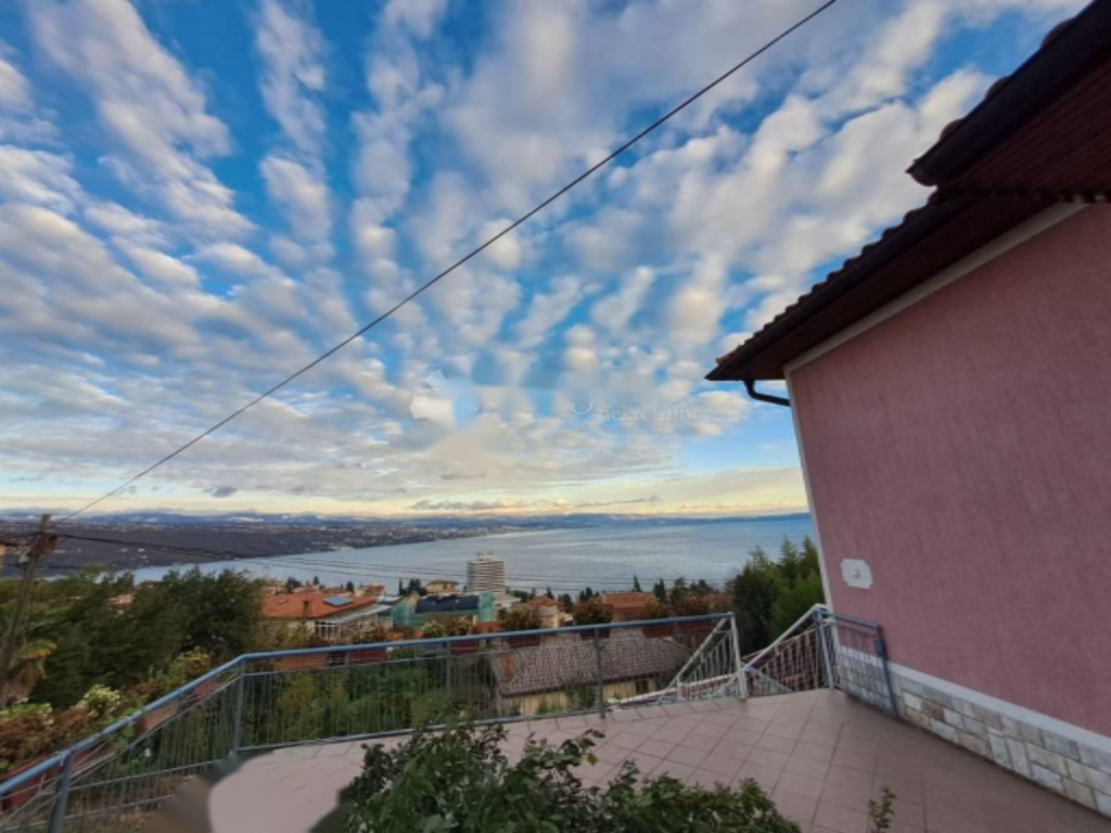 Casa en Opatija, Croacia, 320 m² - imagen 1