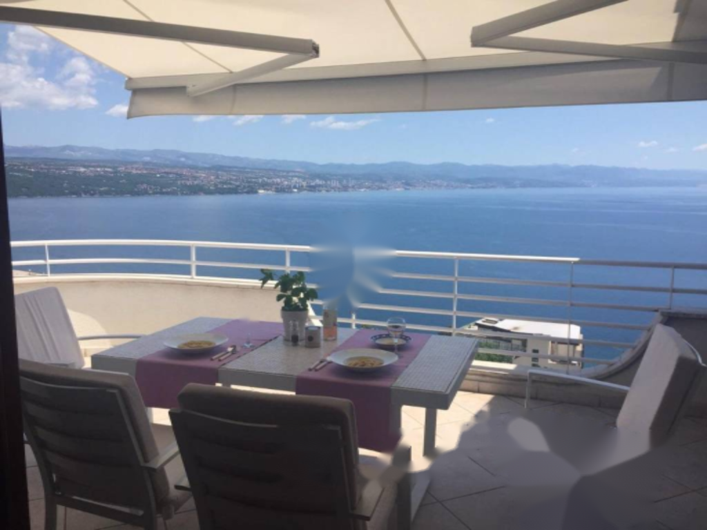 Piso en Opatija, Croacia, 202 m² - imagen 1
