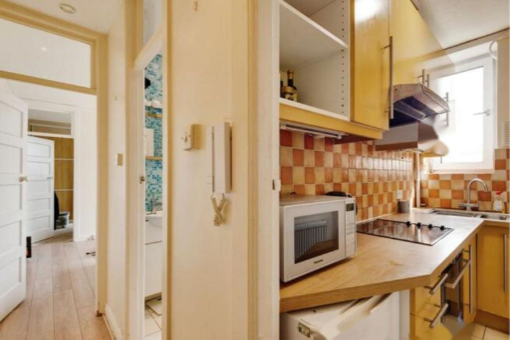 Flat in London, United Kingdom, 39 m² - picture 1