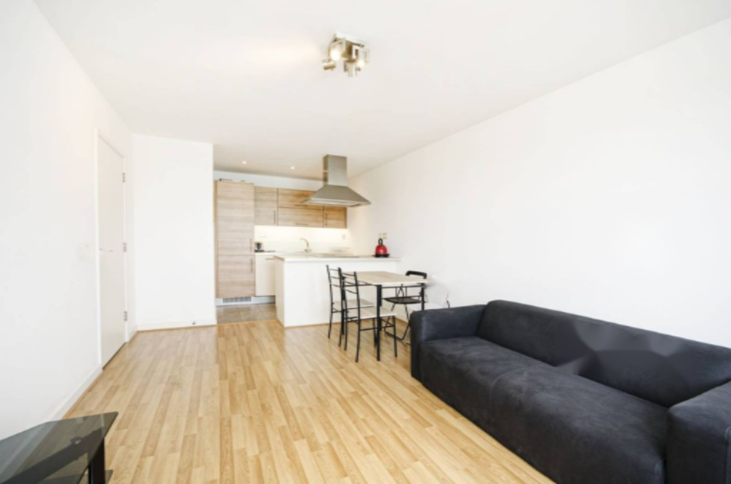 Flat in London, United Kingdom, 45 m² - picture 1