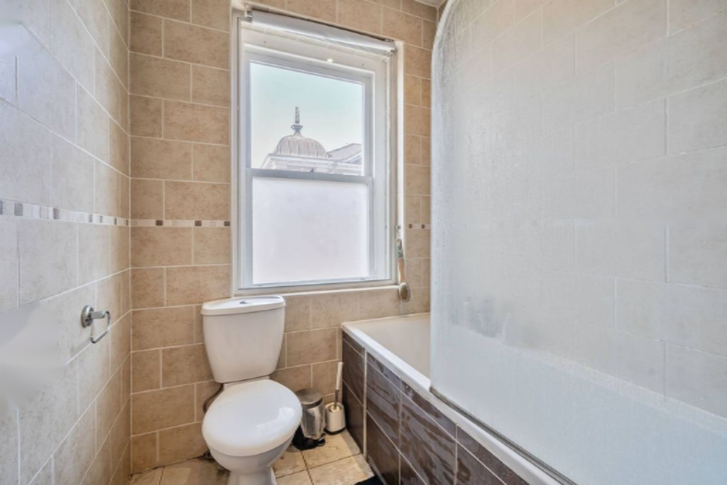 Flat in London, United Kingdom, 40 m² - picture 1