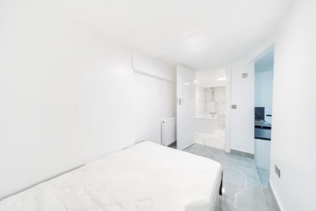 Flat in London, United Kingdom, 35 m² - picture 1