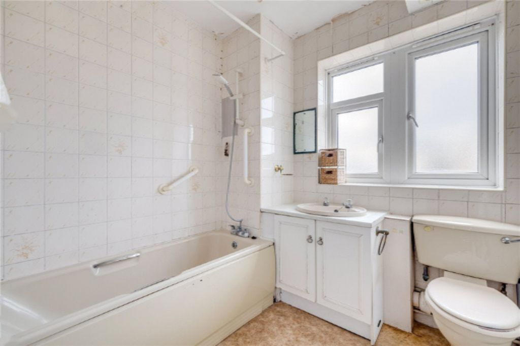 Flat in London, United Kingdom, 58 m² - picture 1