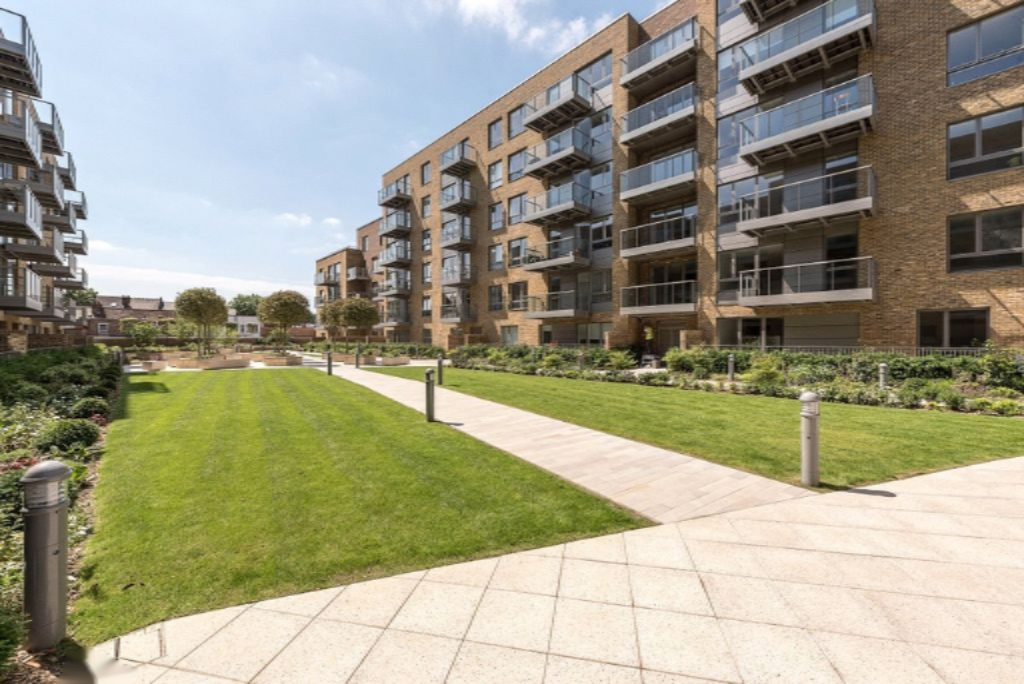 Flat in London, United Kingdom, 55 m² - picture 1