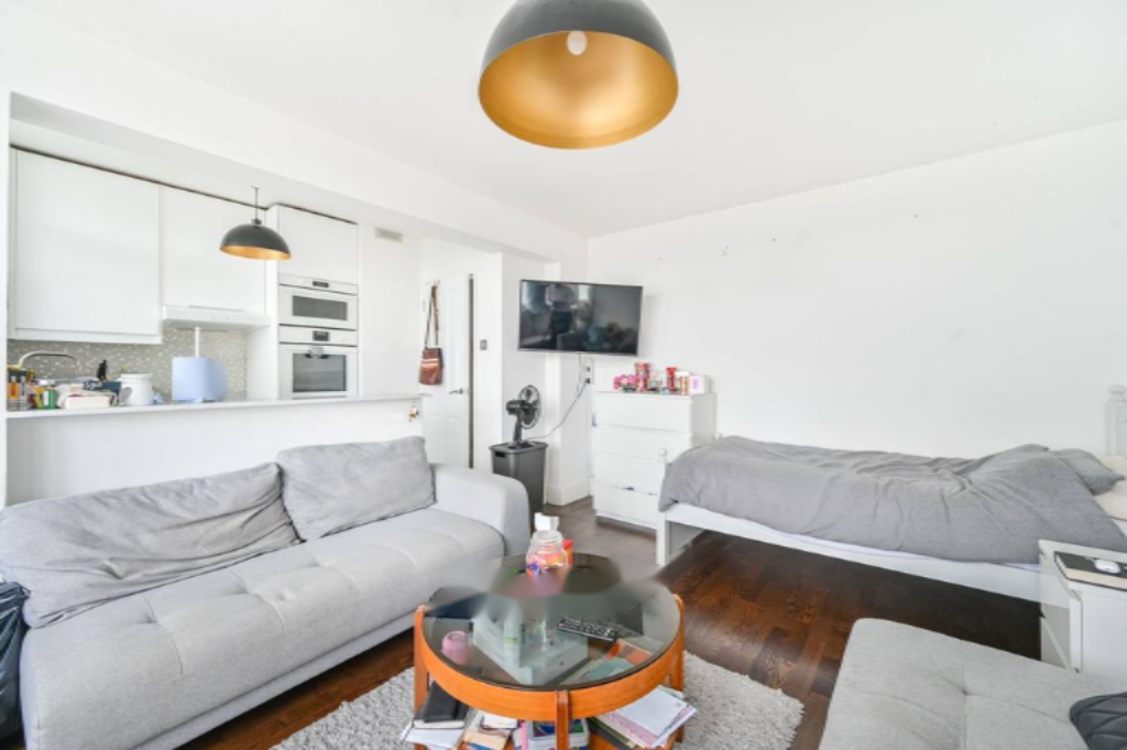 Flat in London, United Kingdom, 34 m² - picture 2