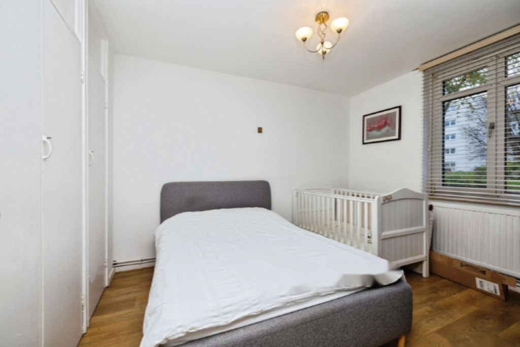 Flat in London, United Kingdom, 42 m² - picture 2