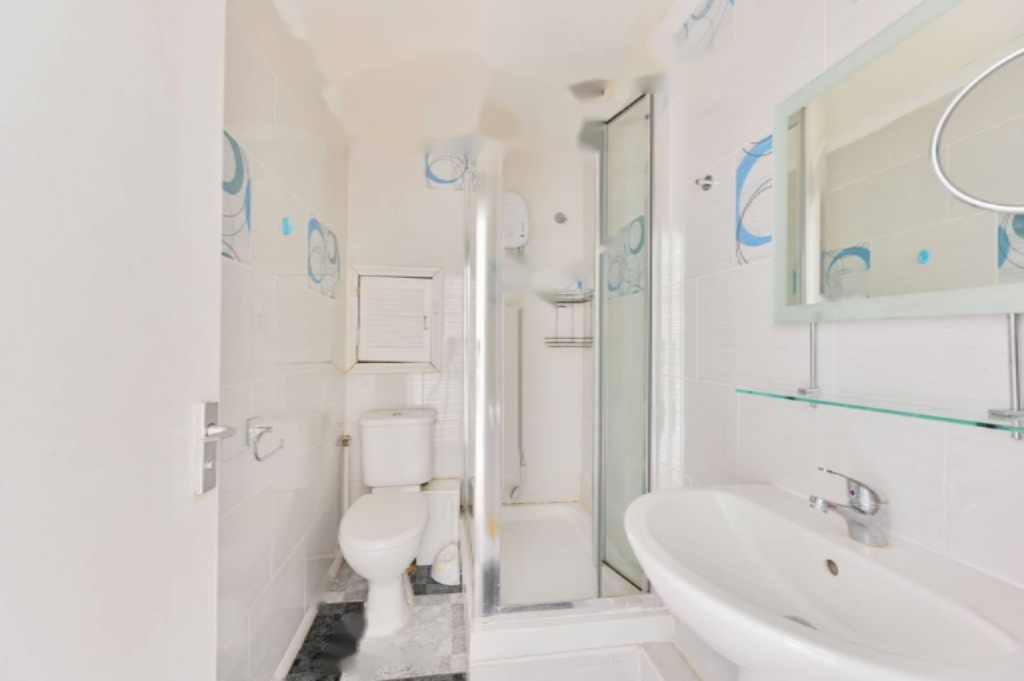 Flat in London, United Kingdom, 27 m² - picture 2