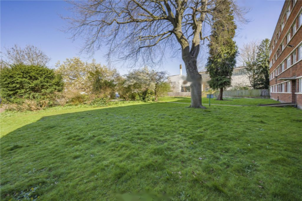 Flat in London, United Kingdom, 27 m² - picture 2