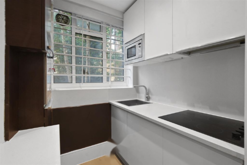 Flat in London, United Kingdom, 33 m² - picture 2