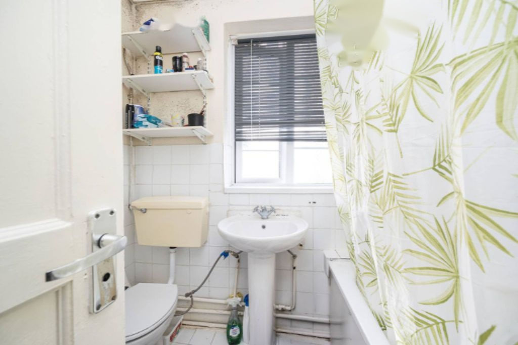 Flat in London, United Kingdom, 52 m² - picture 2