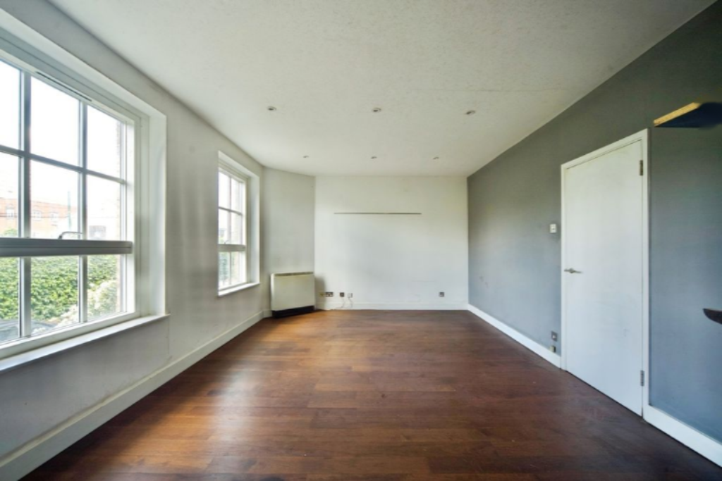 Flat in London, United Kingdom, 55 m² - picture 2