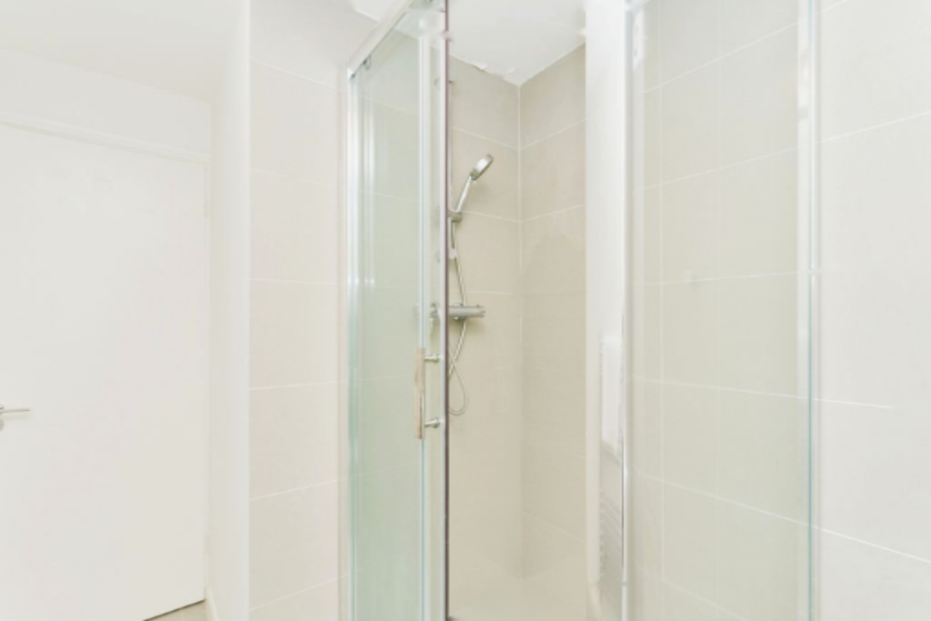 Flat in London, United Kingdom, 50 m² - picture 2