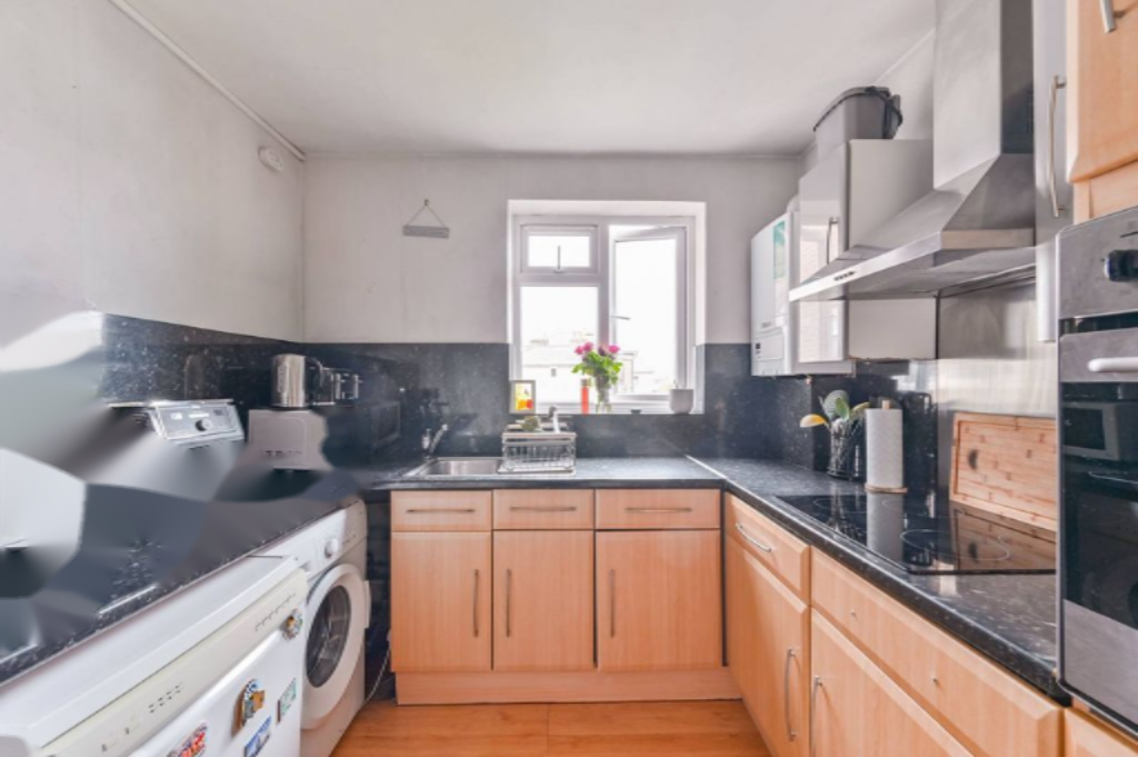 Flat in London, United Kingdom, 50 m² - picture 2