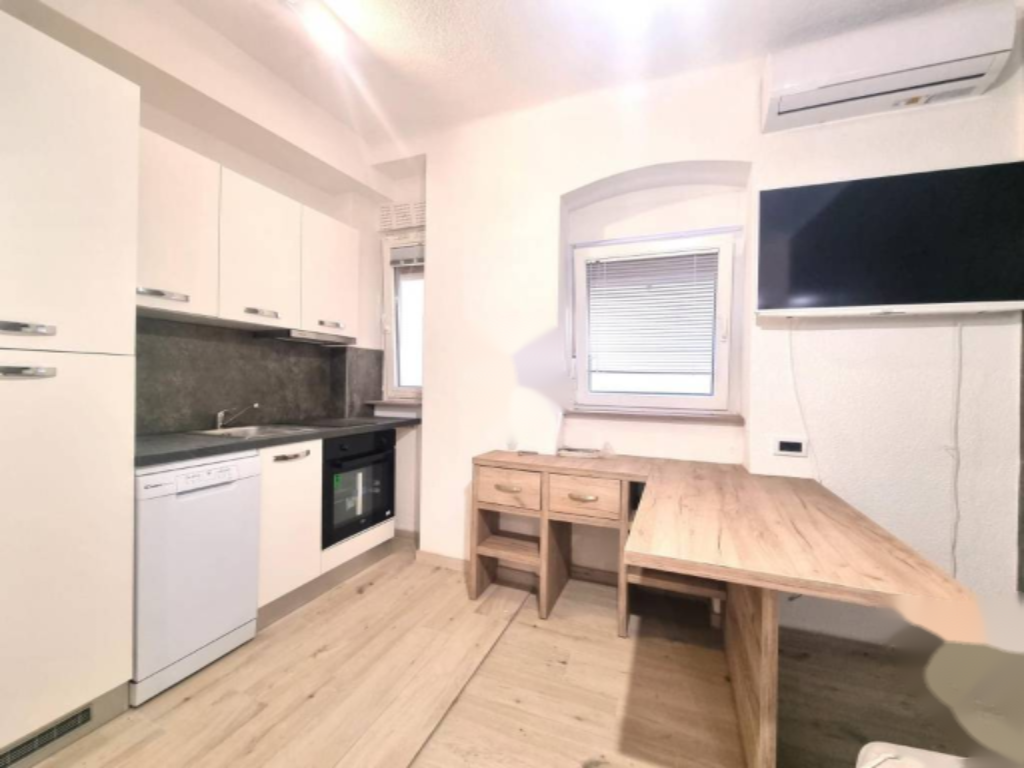 Flat in Opatija, Croatia, 55 m² - picture 2