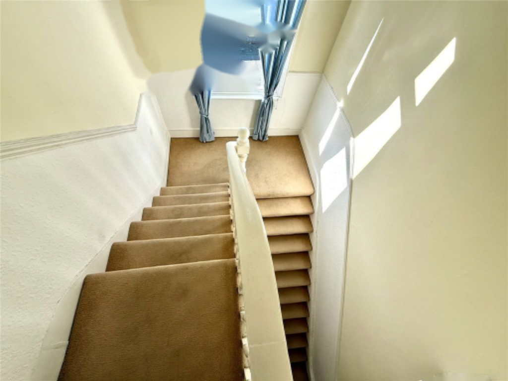 Flat in London, United Kingdom, 59 m² - picture 2