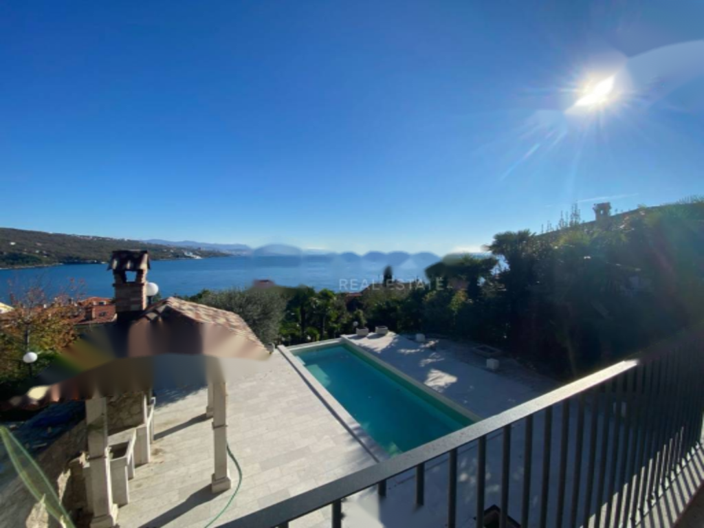 Maison à Opatija, Croatie, 230 m² - image 2