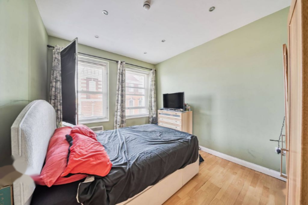 Flat in London, United Kingdom, 40 m² - picture 2