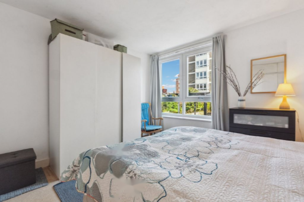 Flat in London, United Kingdom, 59 m² - picture 2