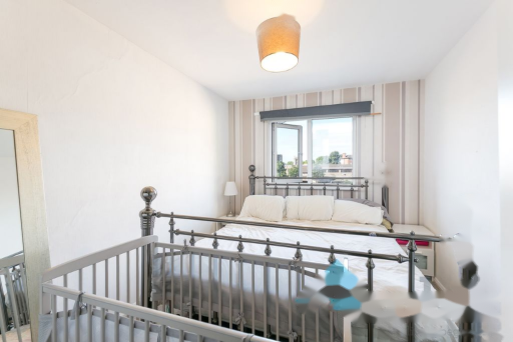 Flat in London, United Kingdom, 62 m² - picture 2