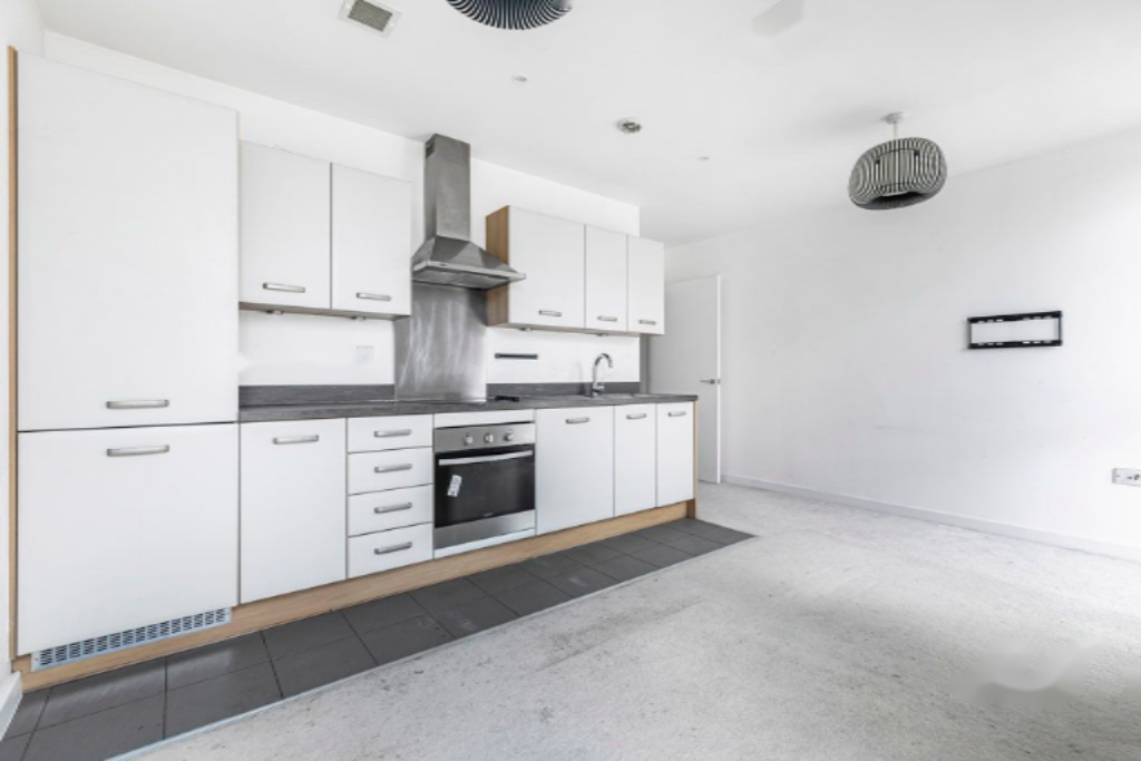 Flat in London, United Kingdom, 44 m² - picture 2