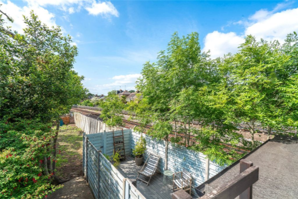 Flat in London, United Kingdom, 35 m² - picture 2