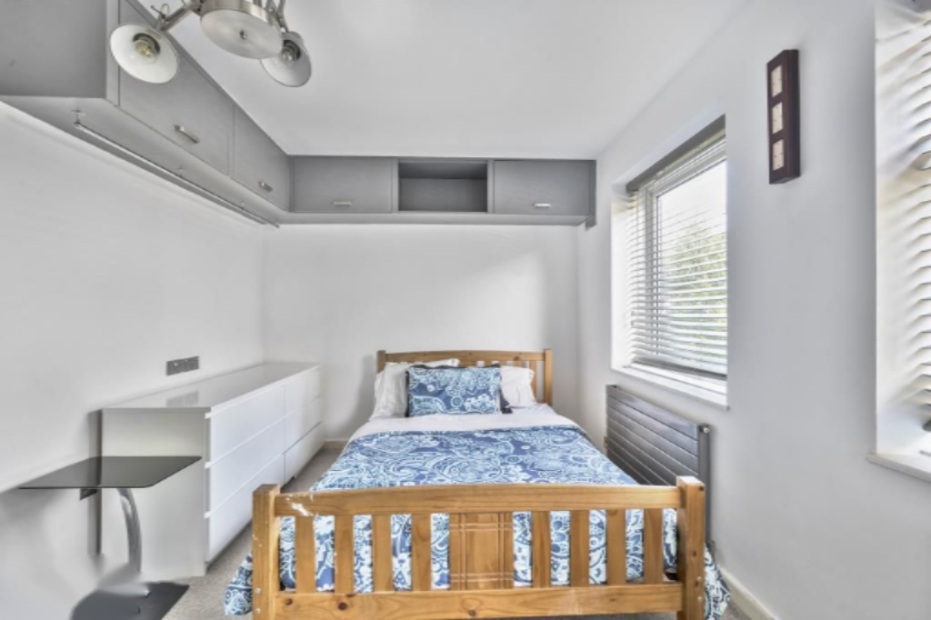 Flat in London, United Kingdom, 33 m² - picture 2