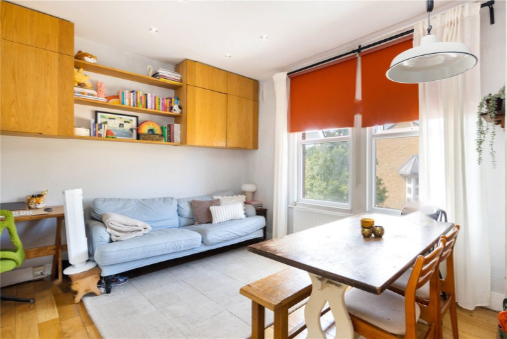 Flat in London, United Kingdom, 37 m² - picture 2