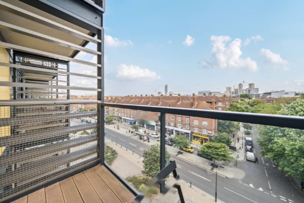 Flat in London, United Kingdom, 55 m² - picture 2