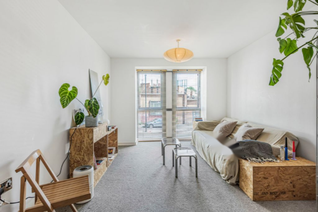 Flat in London, United Kingdom, 51 m² - picture 2