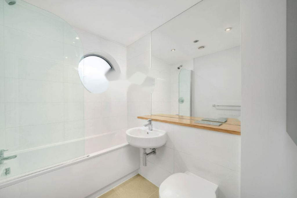 Flat in London, United Kingdom, 51 m² - picture 2